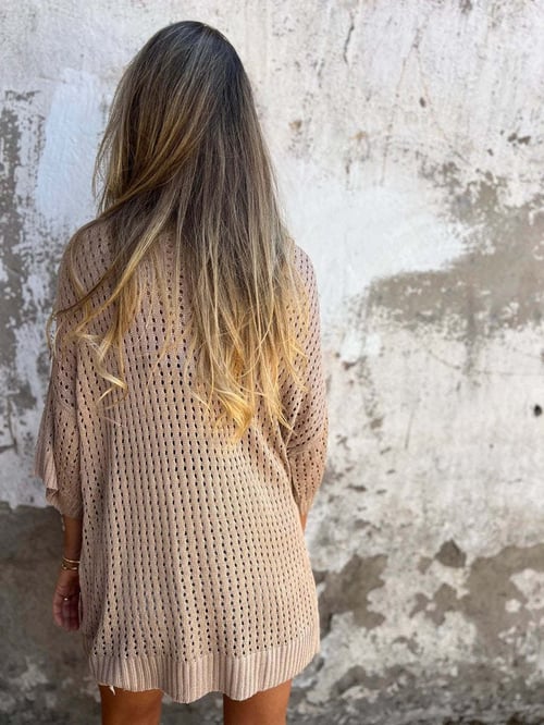 Nura Stylish V-Neck Top
