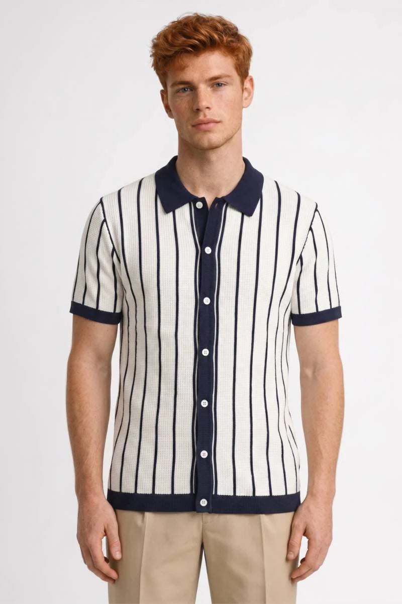 Men's Knitted Shirt with Structured Collar and Button Closure 1