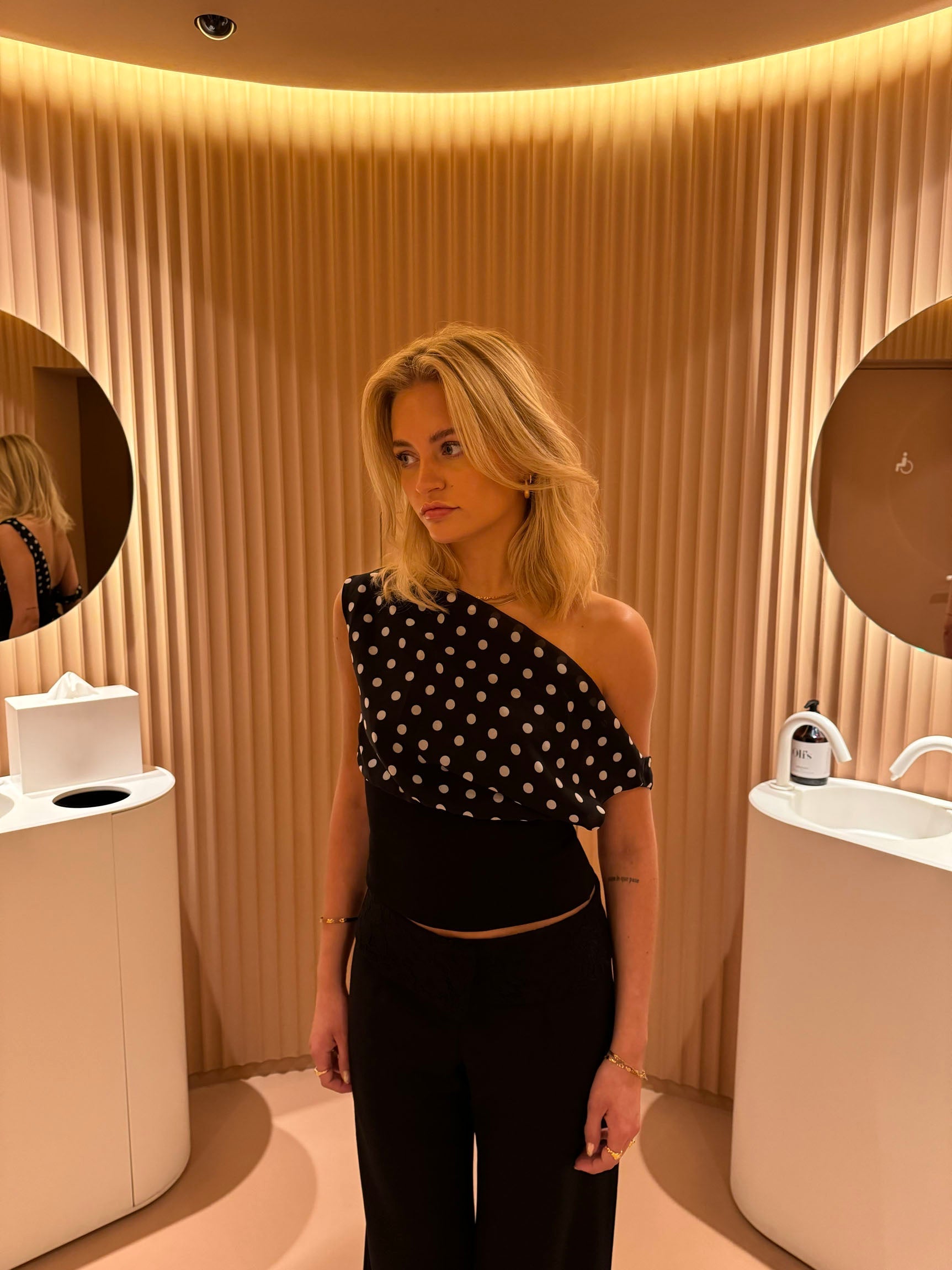 Lina Elegant Top