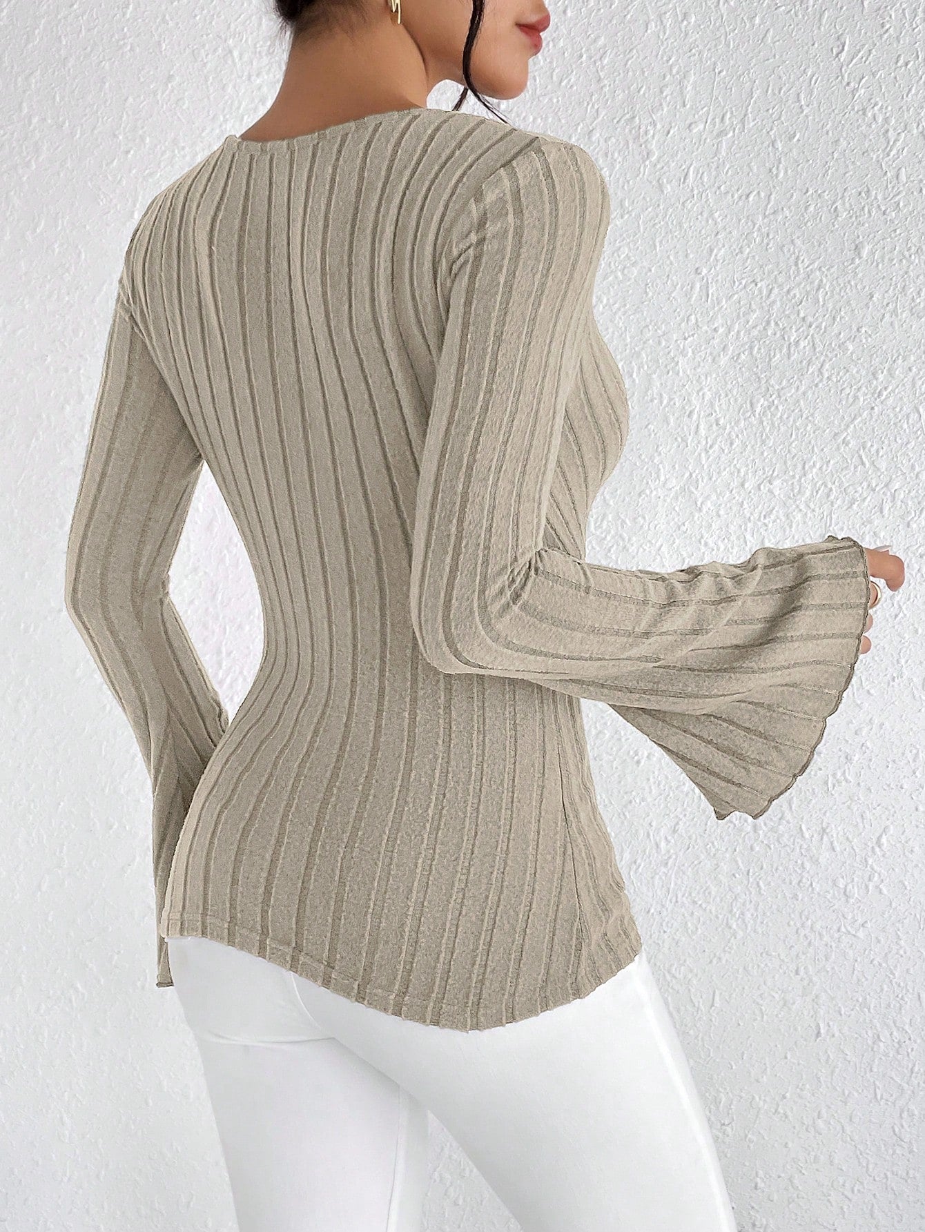 Camina Timeless V-Neck Top